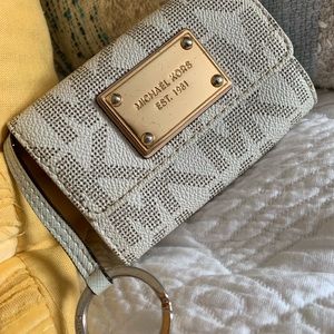 Michael Kors Keychain Wallet white with gold